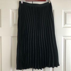 MAX STUDIO pleated black skirt